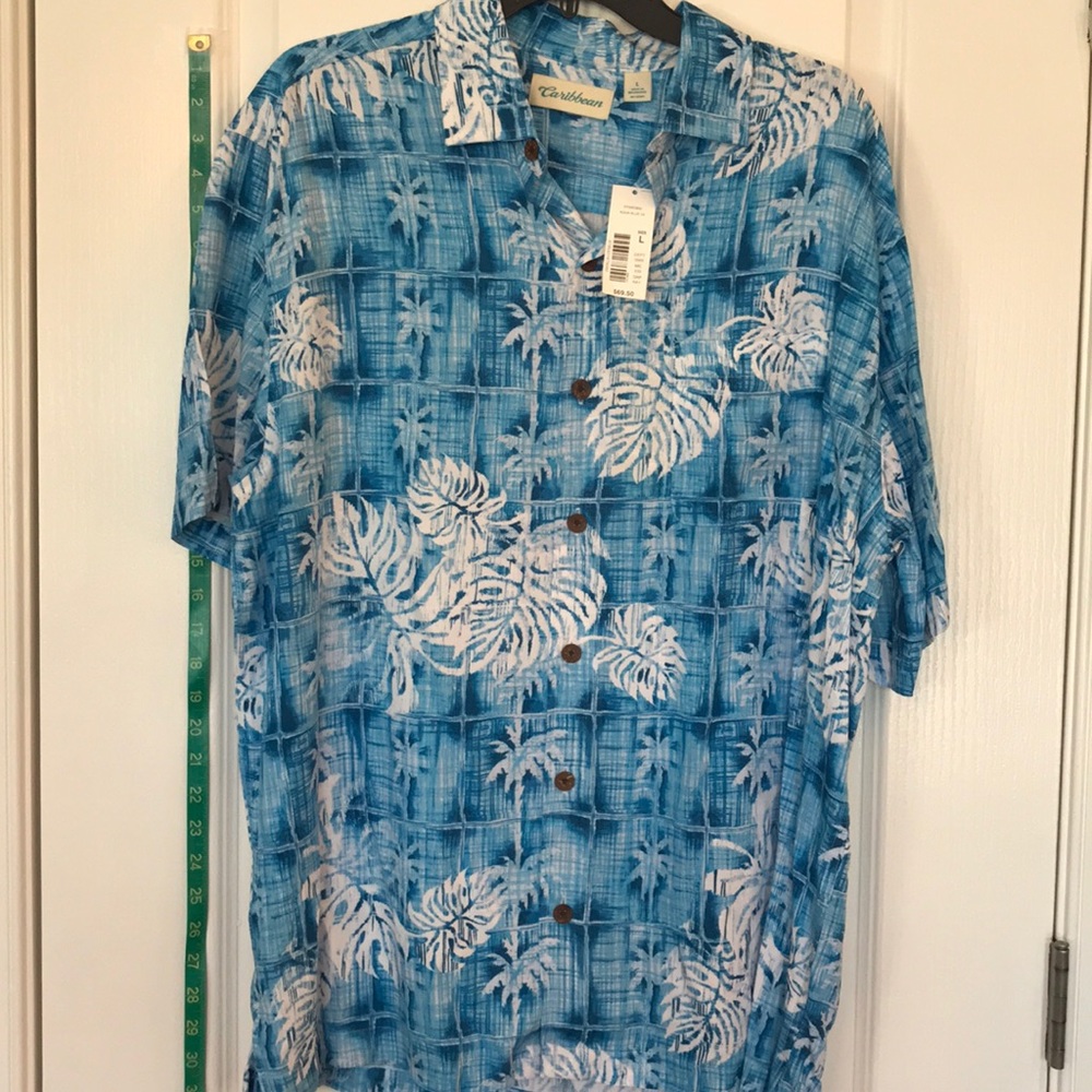 New Men’s Tropical print woven shortsleeved shirt